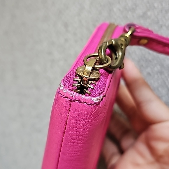 Fossil Pink wristlet - Picture 6 of 9